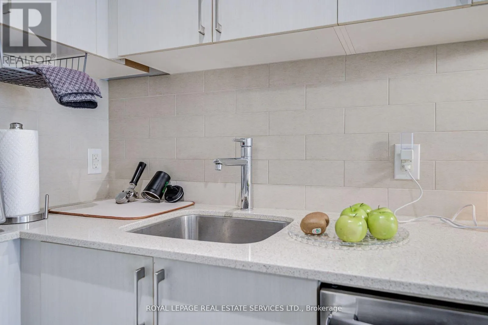 1008 - 2560 EGLINTON AVENUE W