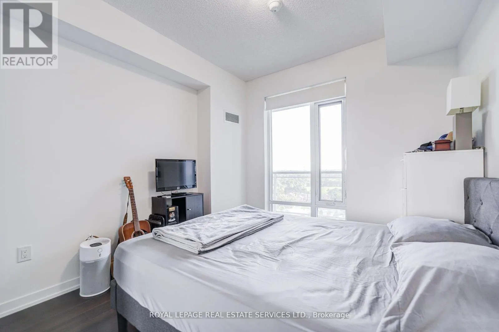 1008 - 2560 EGLINTON AVENUE W