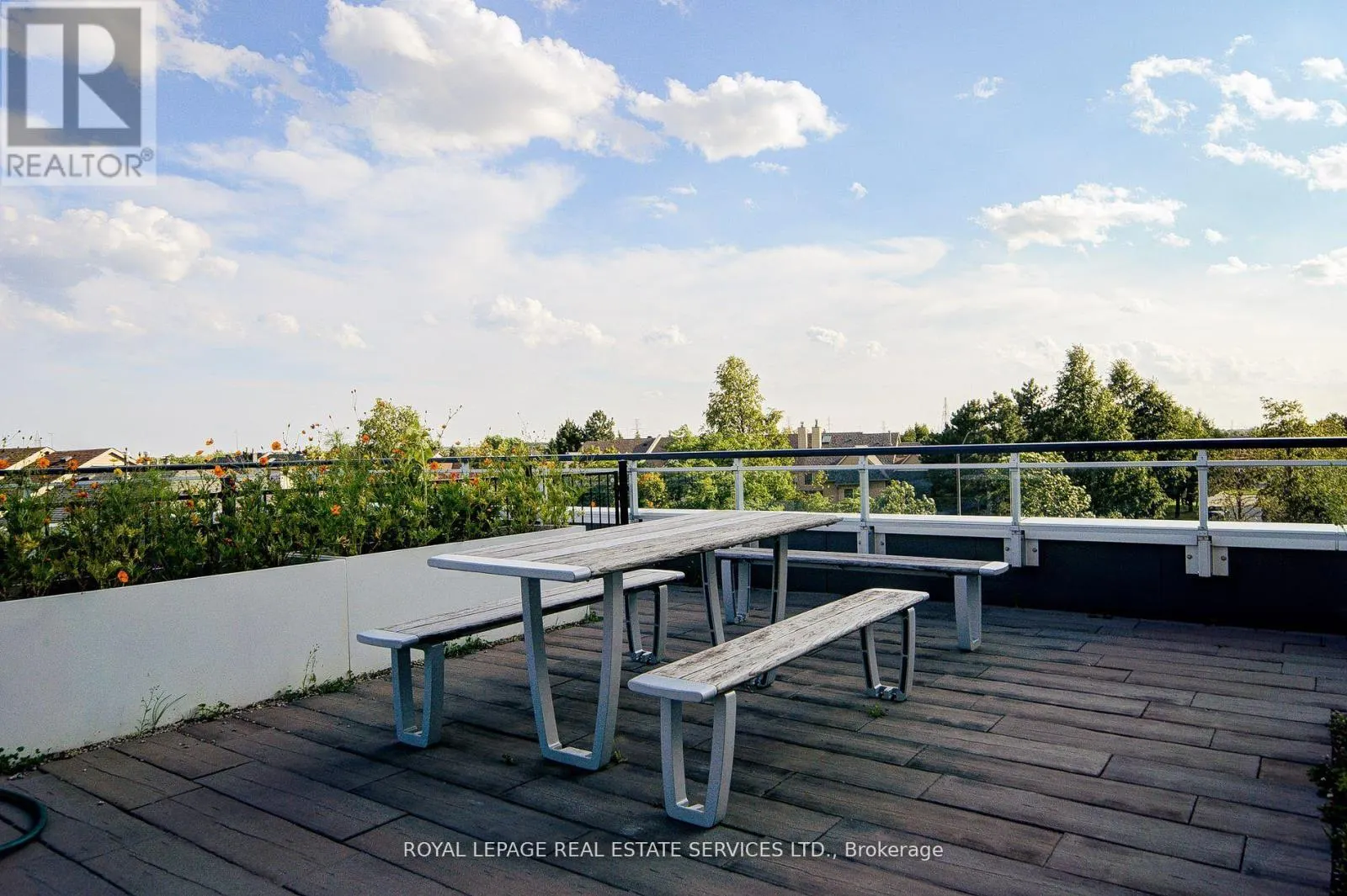 1008 - 2560 EGLINTON AVENUE W