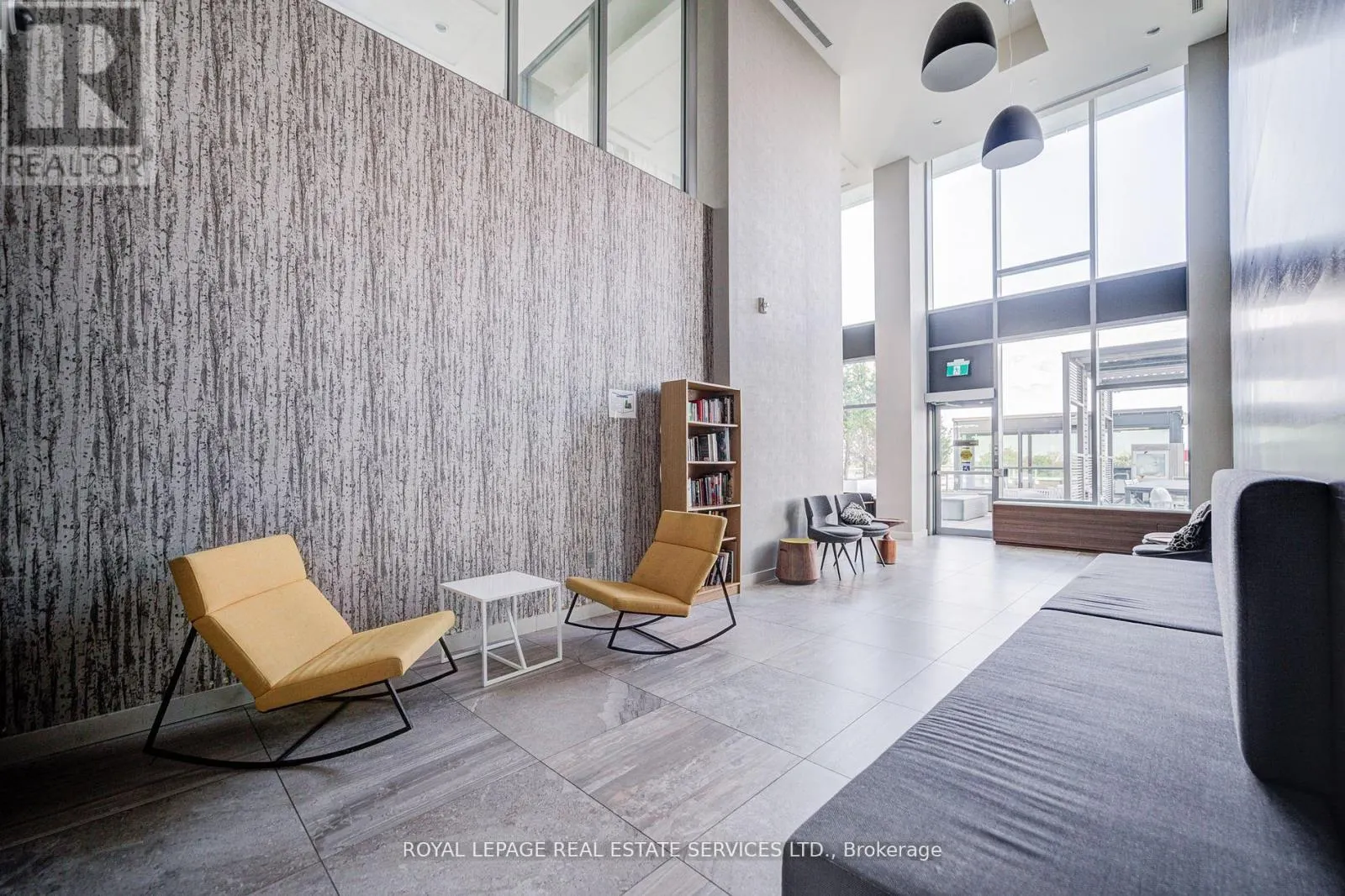 1008 - 2560 EGLINTON AVENUE W