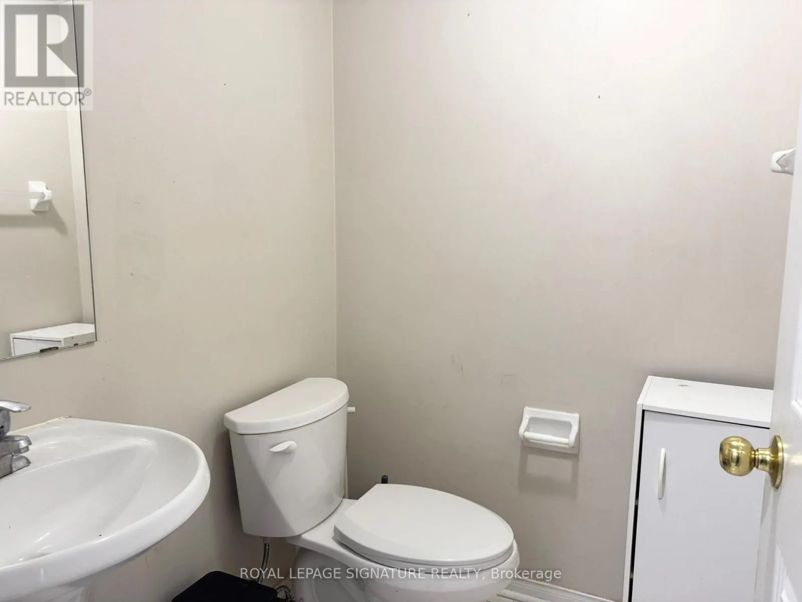 UPPER - 13 SOUTHWELL PLACE