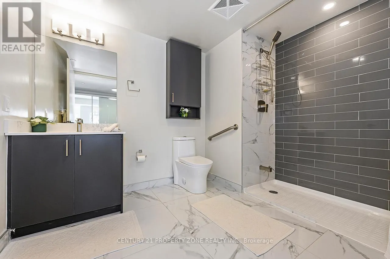 TH 105 - 8010 DERRY ROAD W