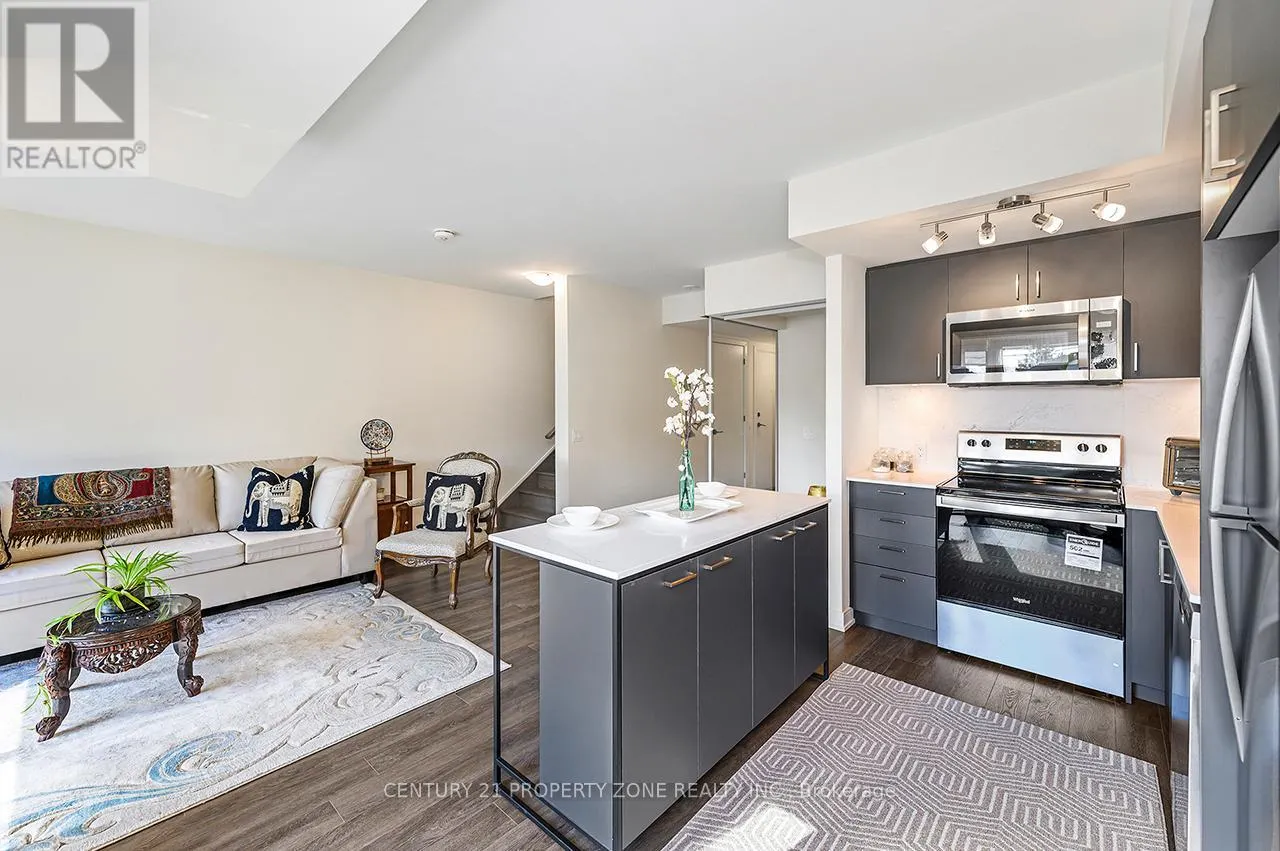 TH 105 - 8010 DERRY ROAD W