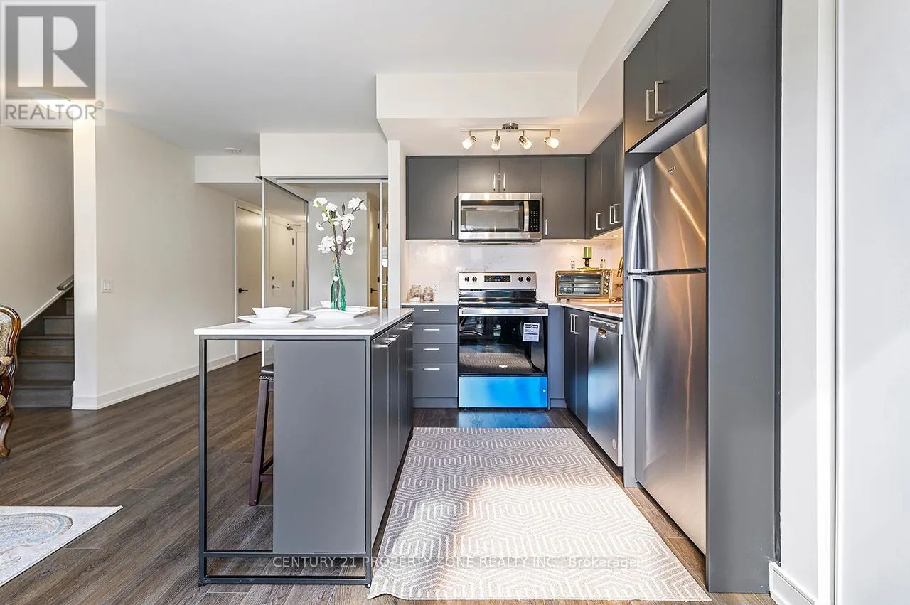 TH 105 - 8010 DERRY ROAD W