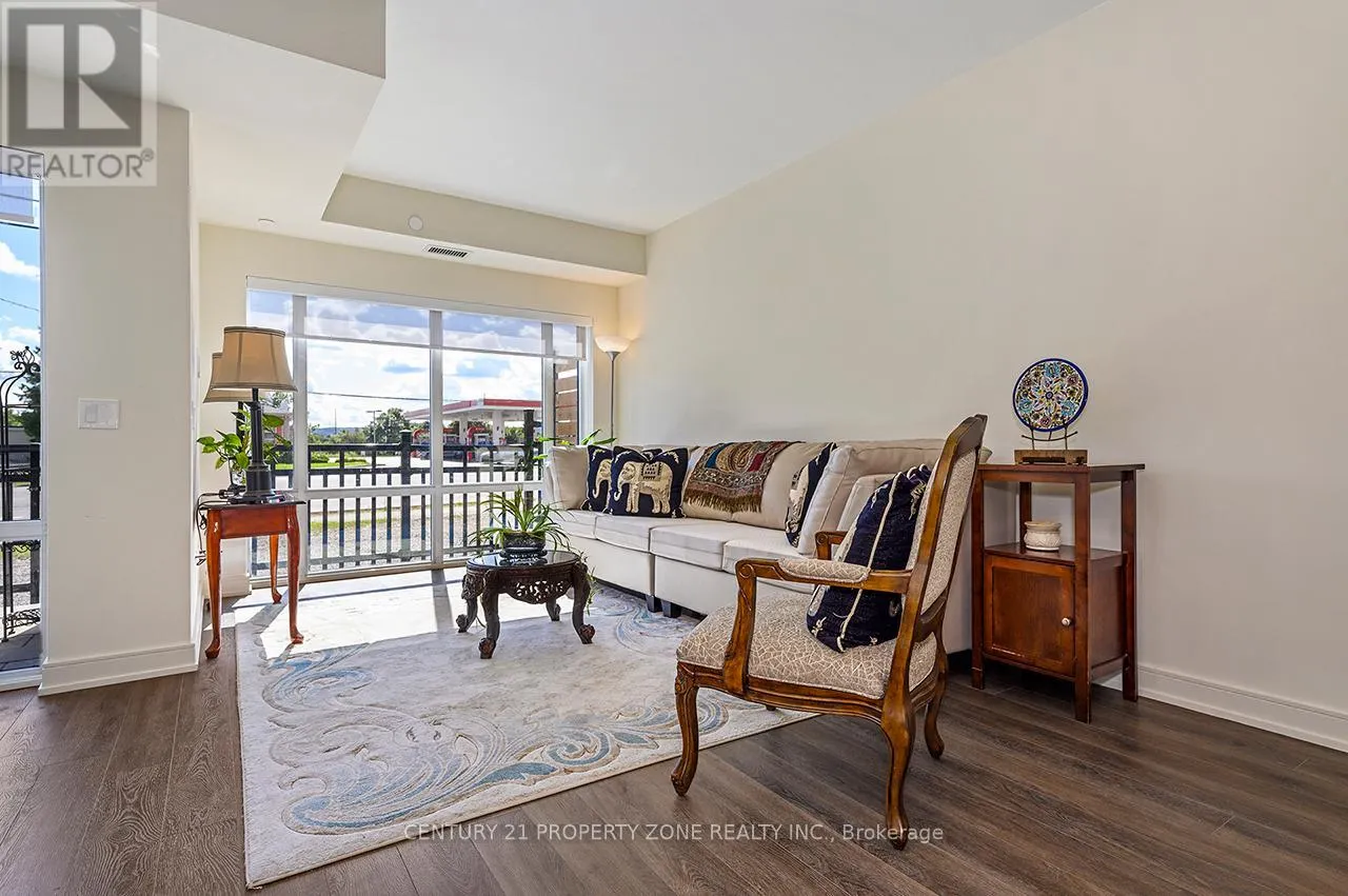 TH 105 - 8010 DERRY ROAD W