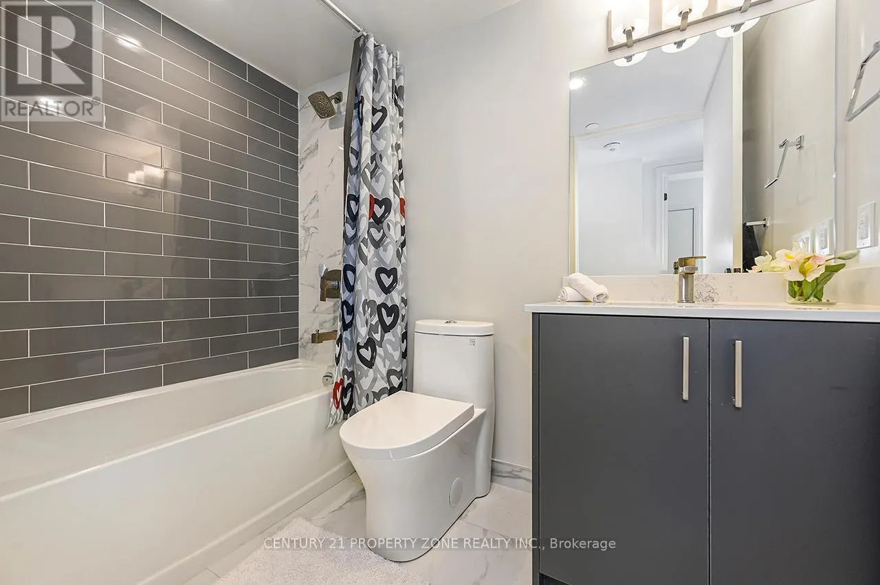 TH 105 - 8010 DERRY ROAD W