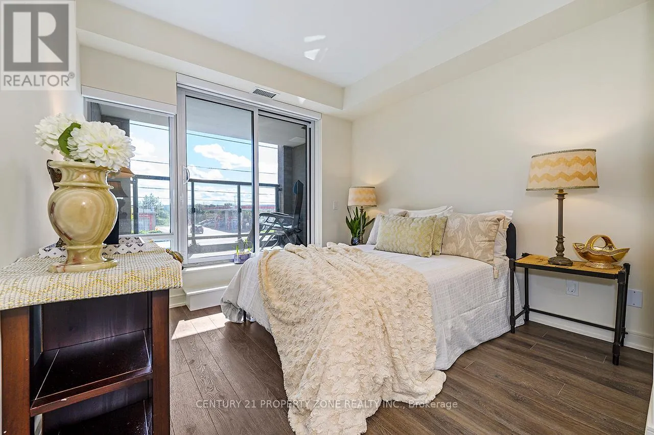 TH 105 - 8010 DERRY ROAD W