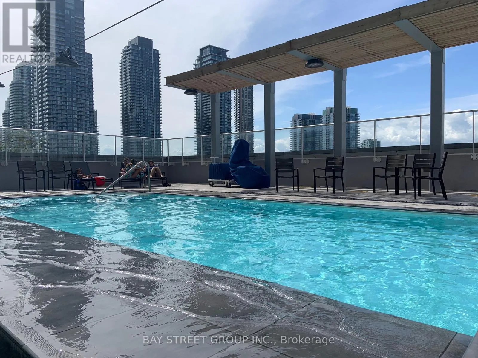 3107 - 70 ANNIE CRAIG DRIVE