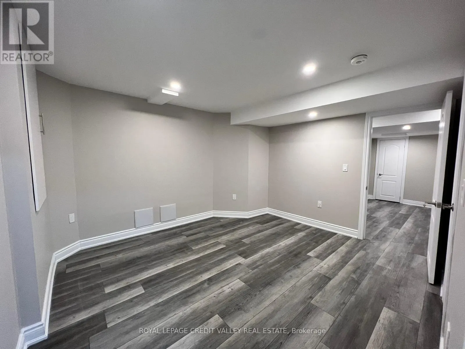 62 EAGLERIDGE DRIVE E