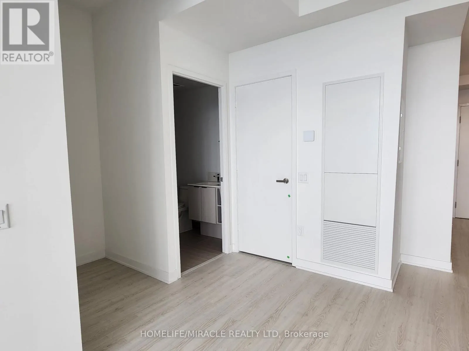 4308 - 3883 QUARTZ ROAD