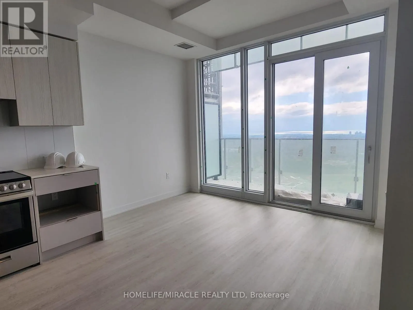 4308 - 3883 QUARTZ ROAD