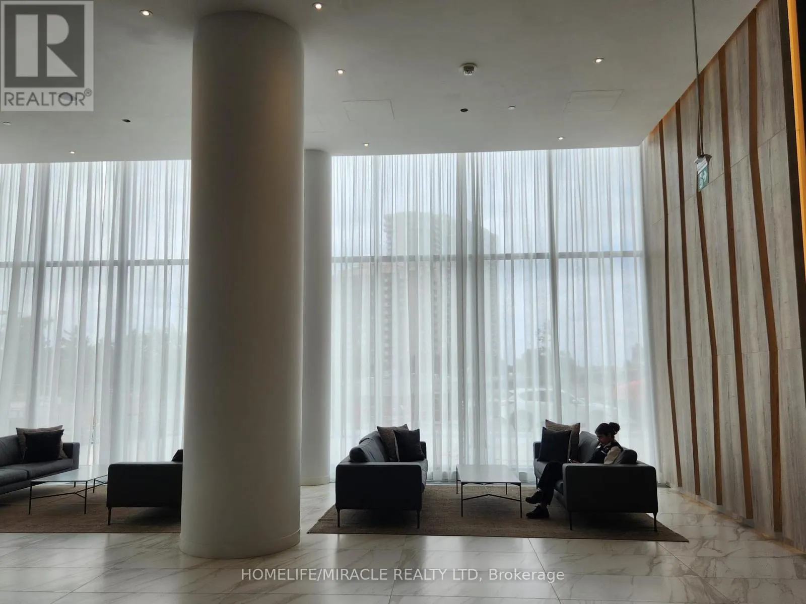 4308 - 3883 QUARTZ ROAD