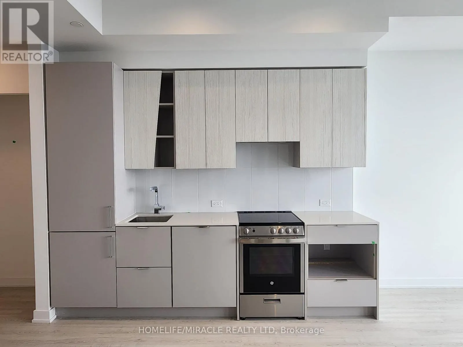 4308 - 3883 QUARTZ ROAD