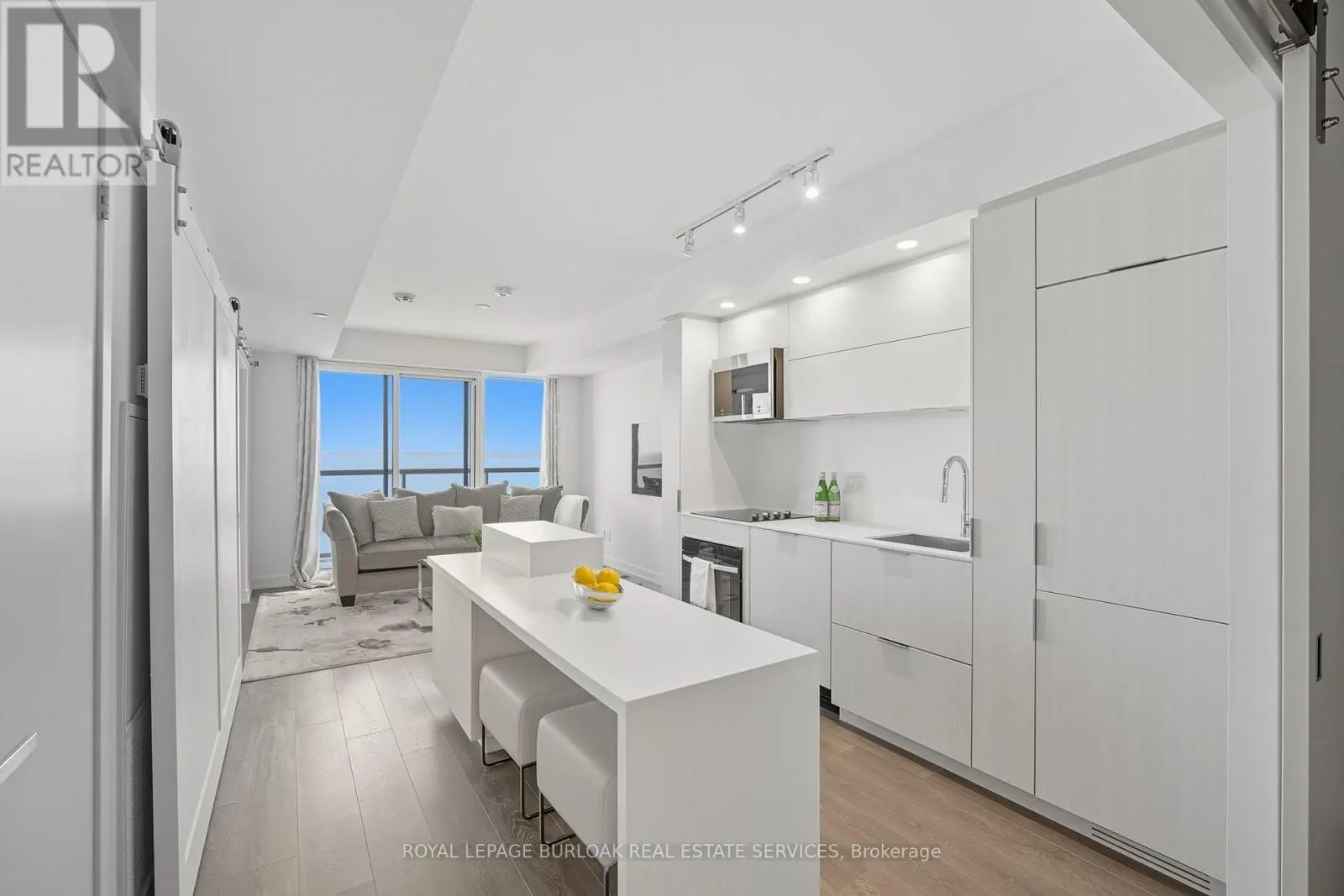 1805 - 370 MARTHA STREET