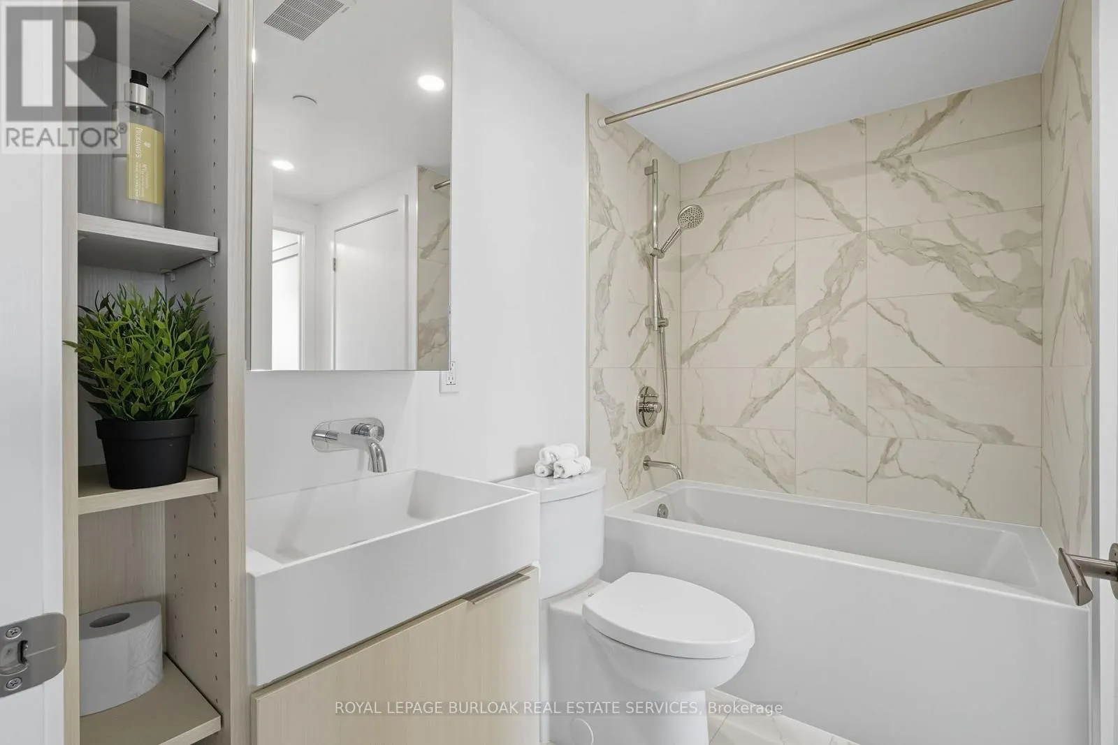 1805 - 370 MARTHA STREET