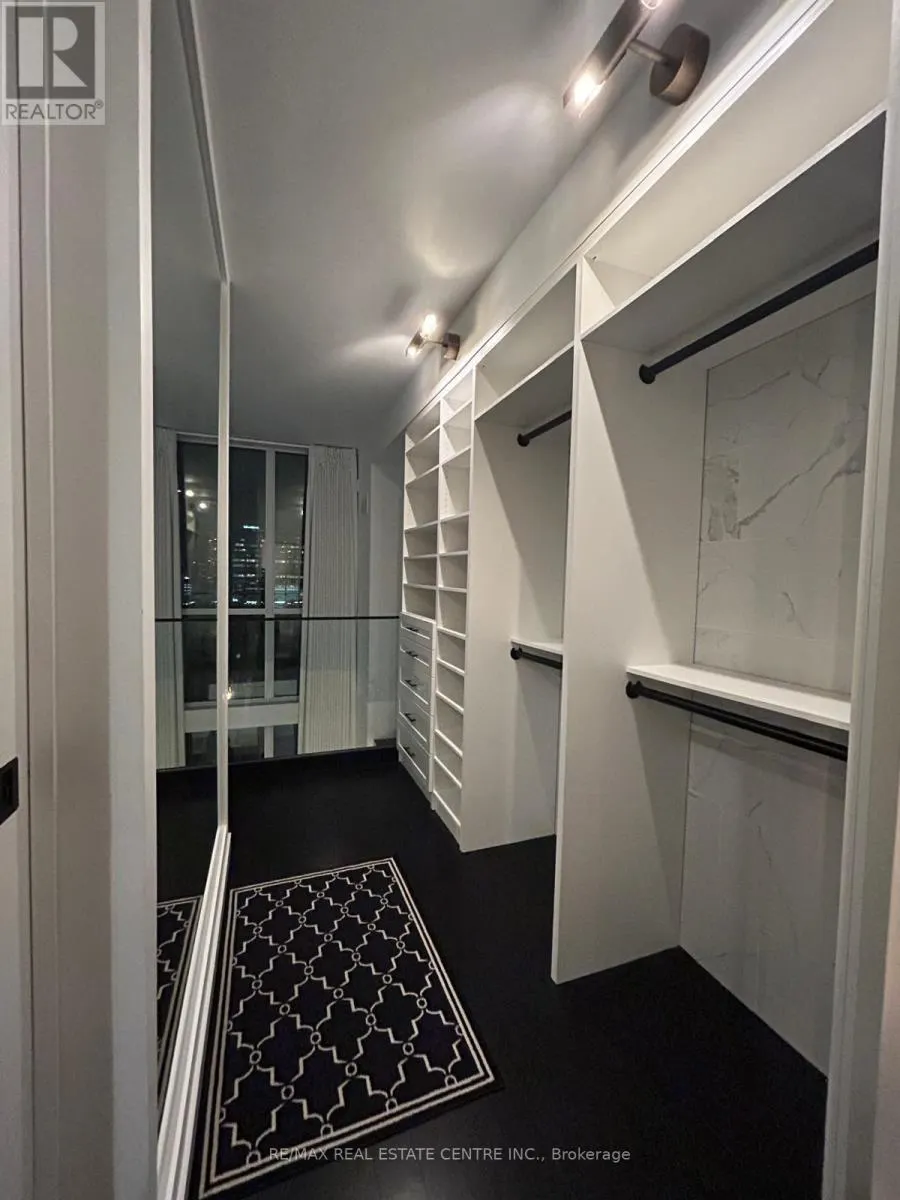 503 - 220 BURNHAMTHORPE ROAD W