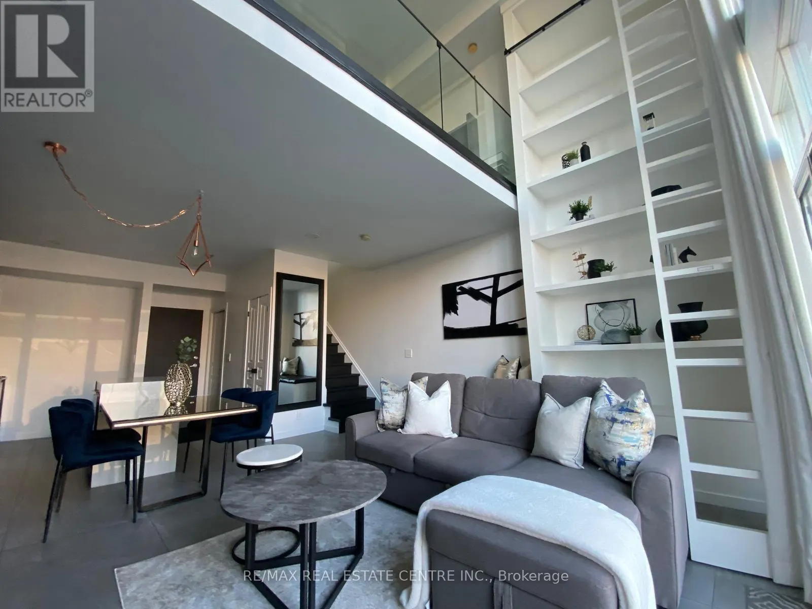 503 - 220 BURNHAMTHORPE ROAD W