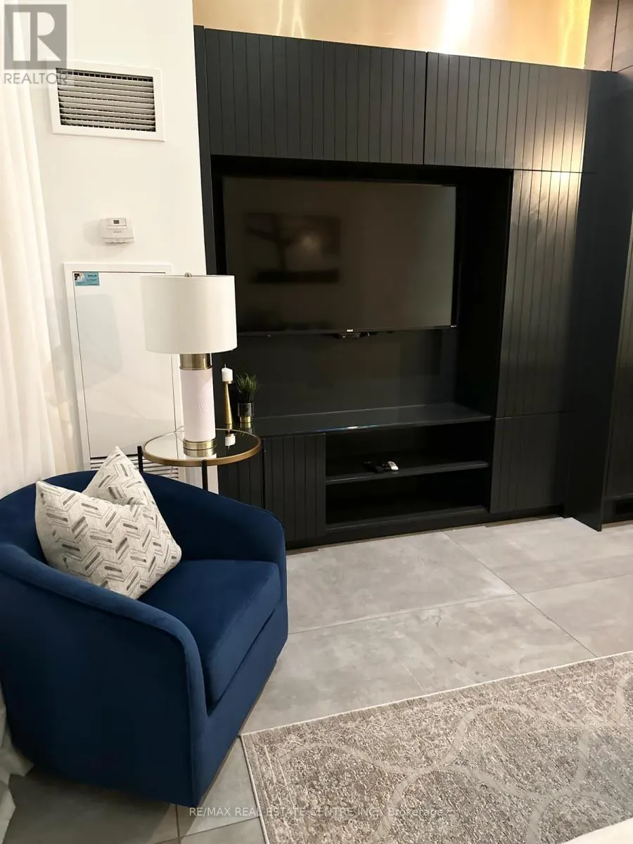 503 - 220 BURNHAMTHORPE ROAD W