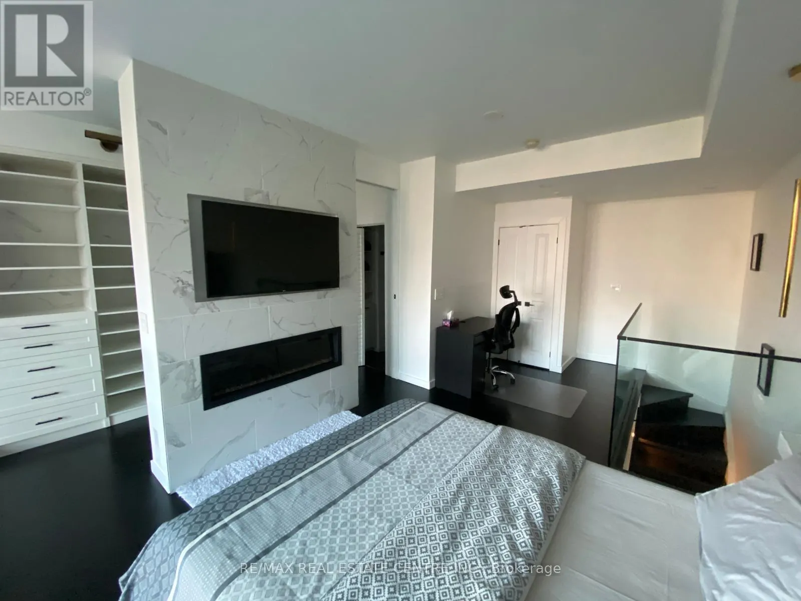 503 - 220 BURNHAMTHORPE ROAD W