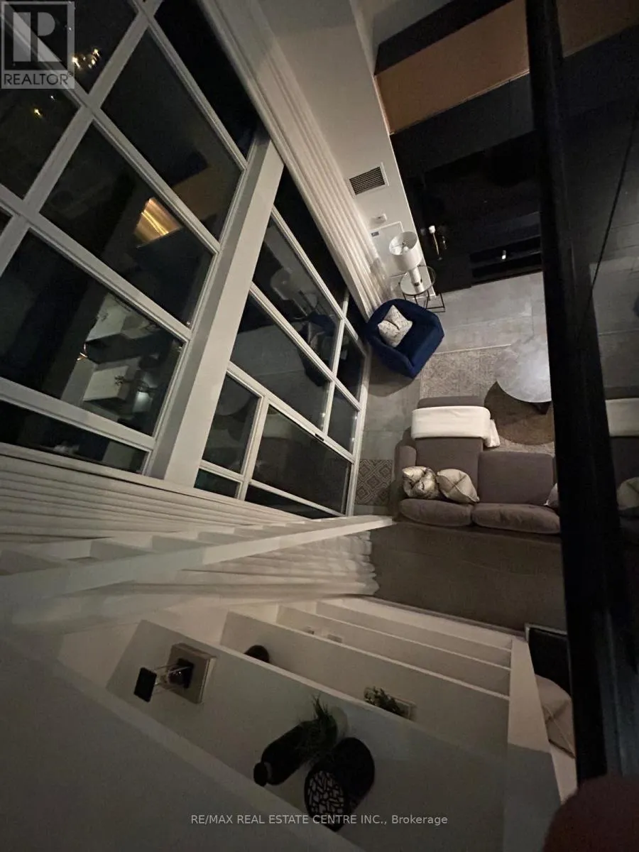 503 - 220 BURNHAMTHORPE ROAD W