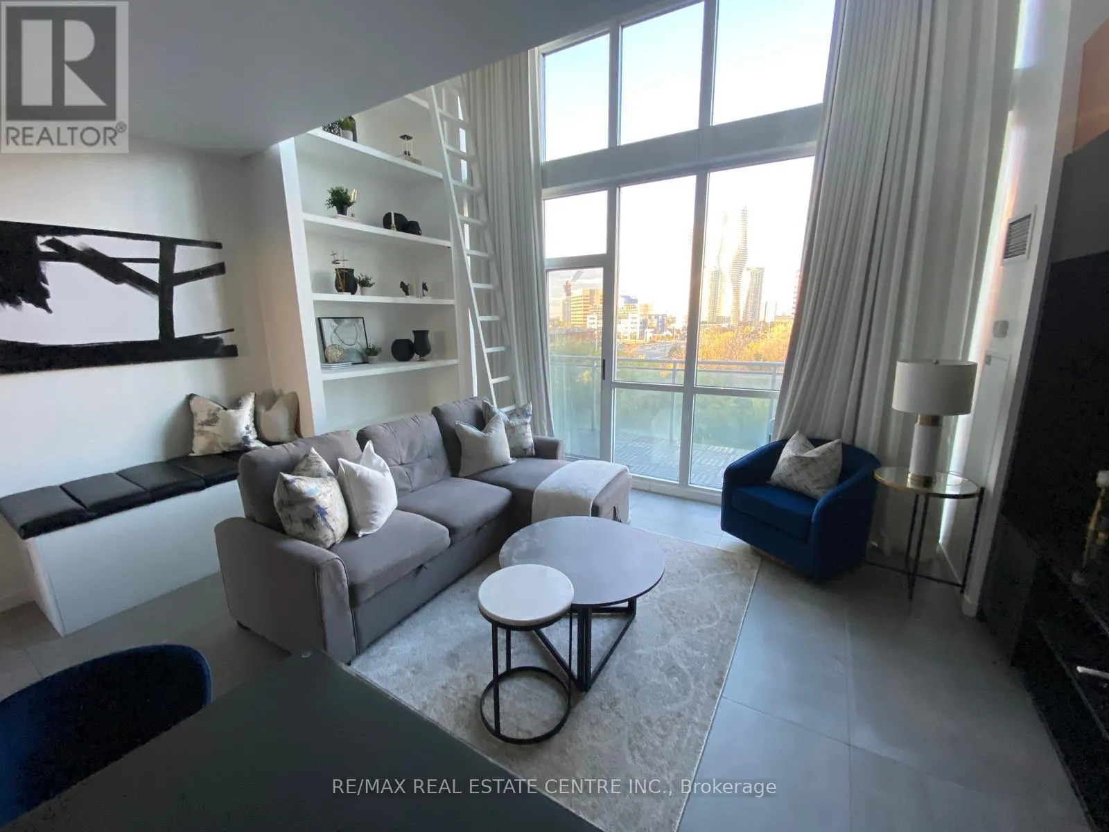 503 - 220 BURNHAMTHORPE ROAD W