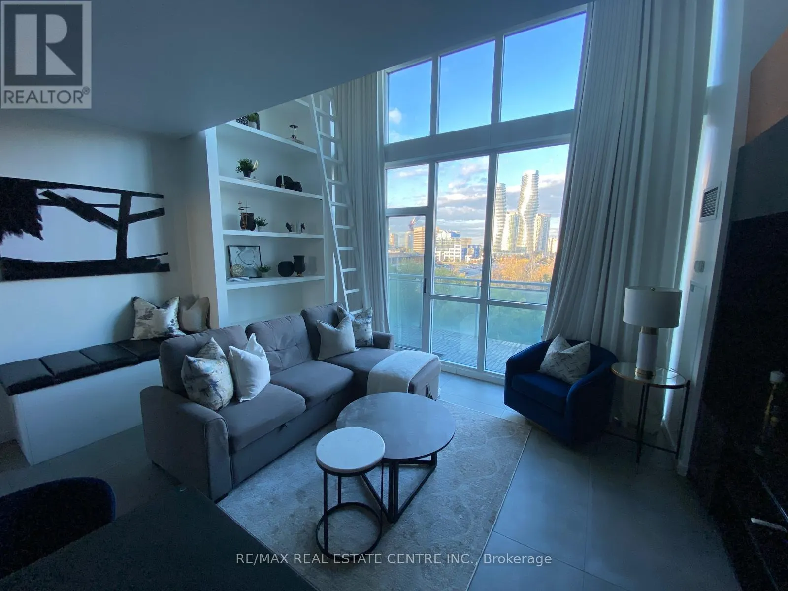 503 - 220 BURNHAMTHORPE ROAD W