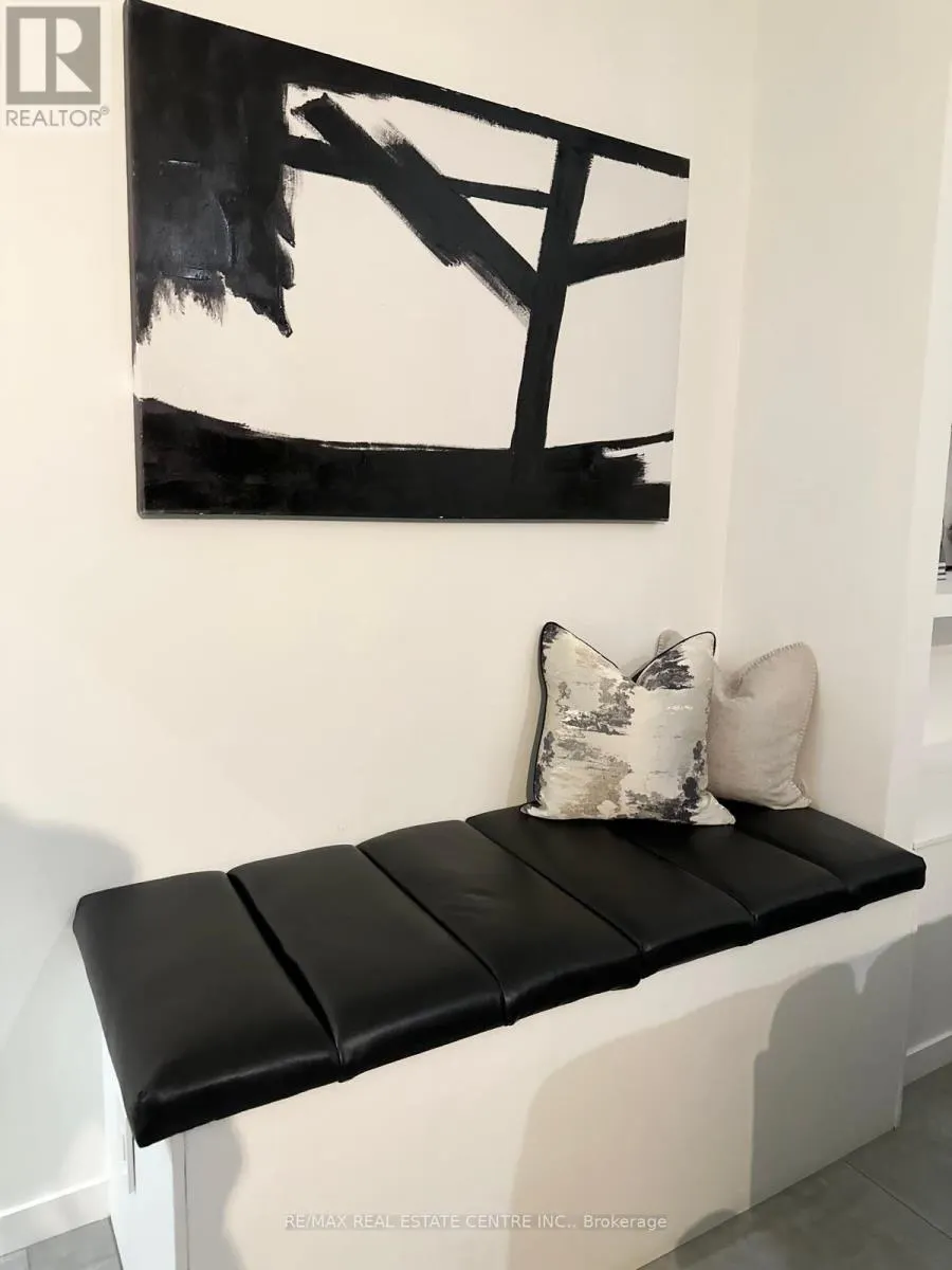 503 - 220 BURNHAMTHORPE ROAD W