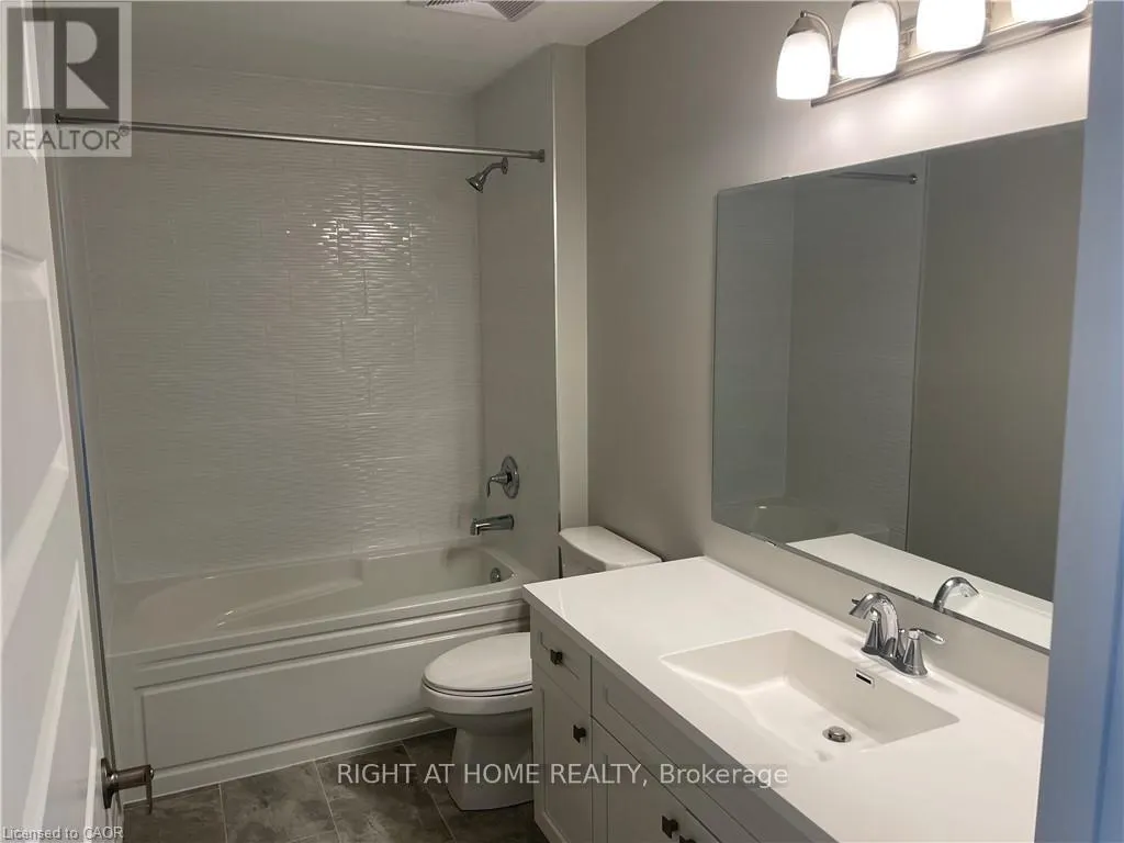 202 - 95 DUNDAS STREET W