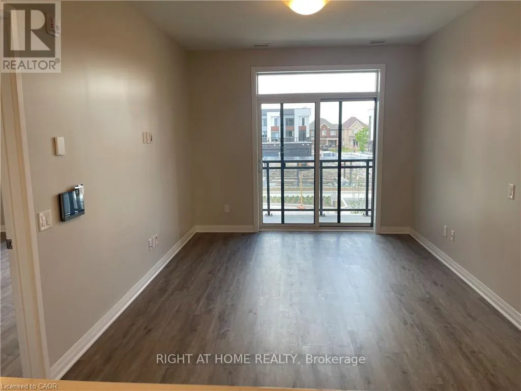 202 - 95 DUNDAS STREET W