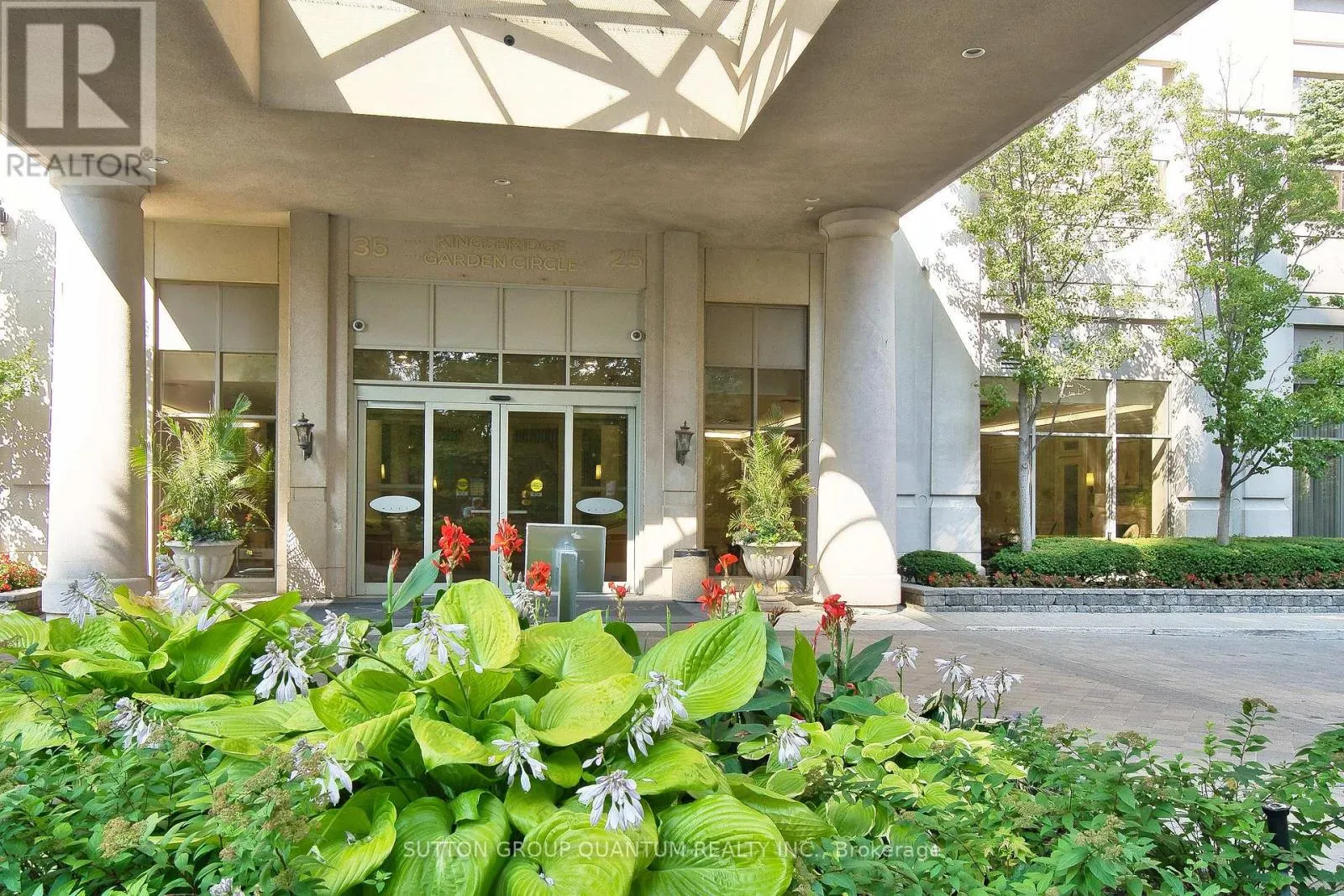 716 - 25 KINGSBRIDGE GARDEN CIRCLE