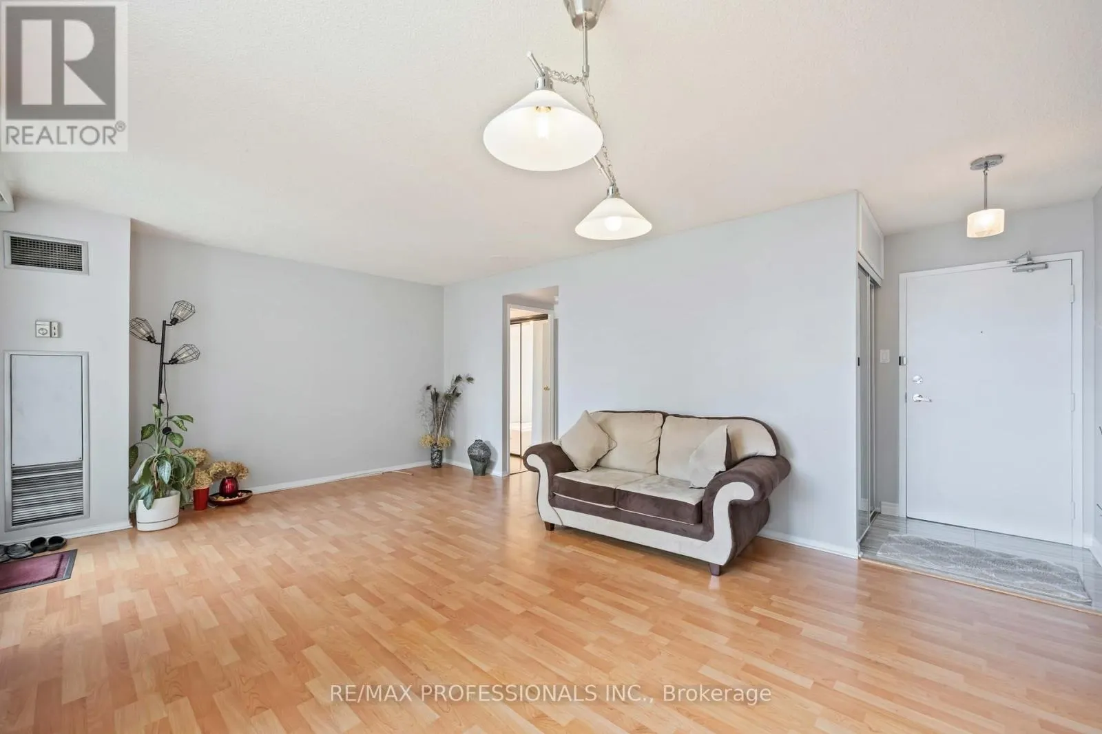 1206 - 3077 WESTON ROAD