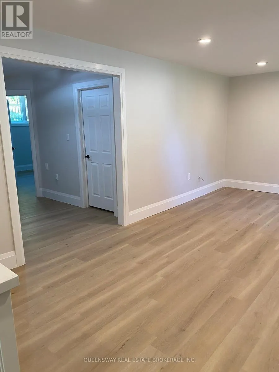 38 EASTVIEW CRESCENT