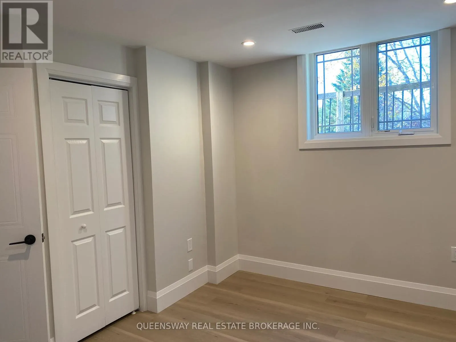 38 EASTVIEW CRESCENT