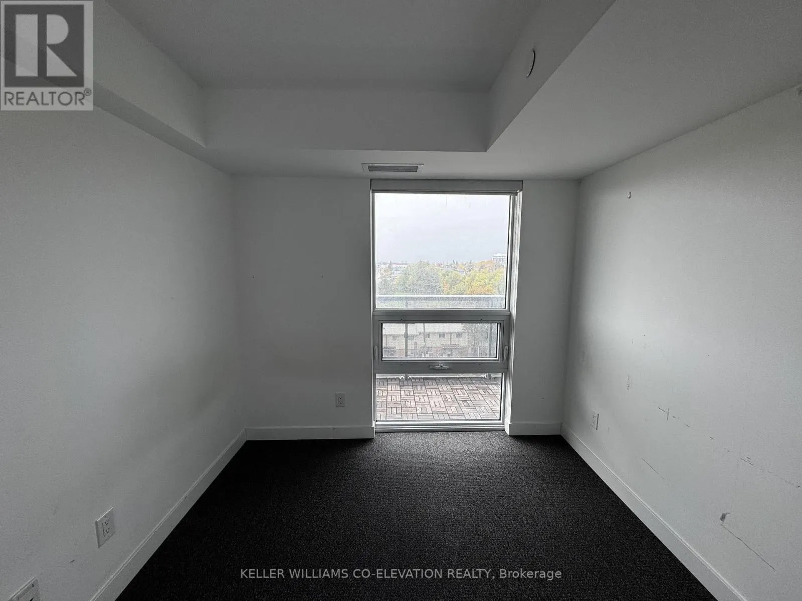 818 - 160 FLEMINGTON ROAD