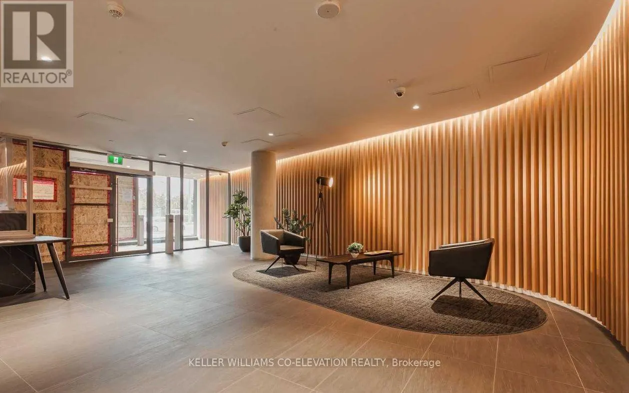 818 - 160 FLEMINGTON ROAD