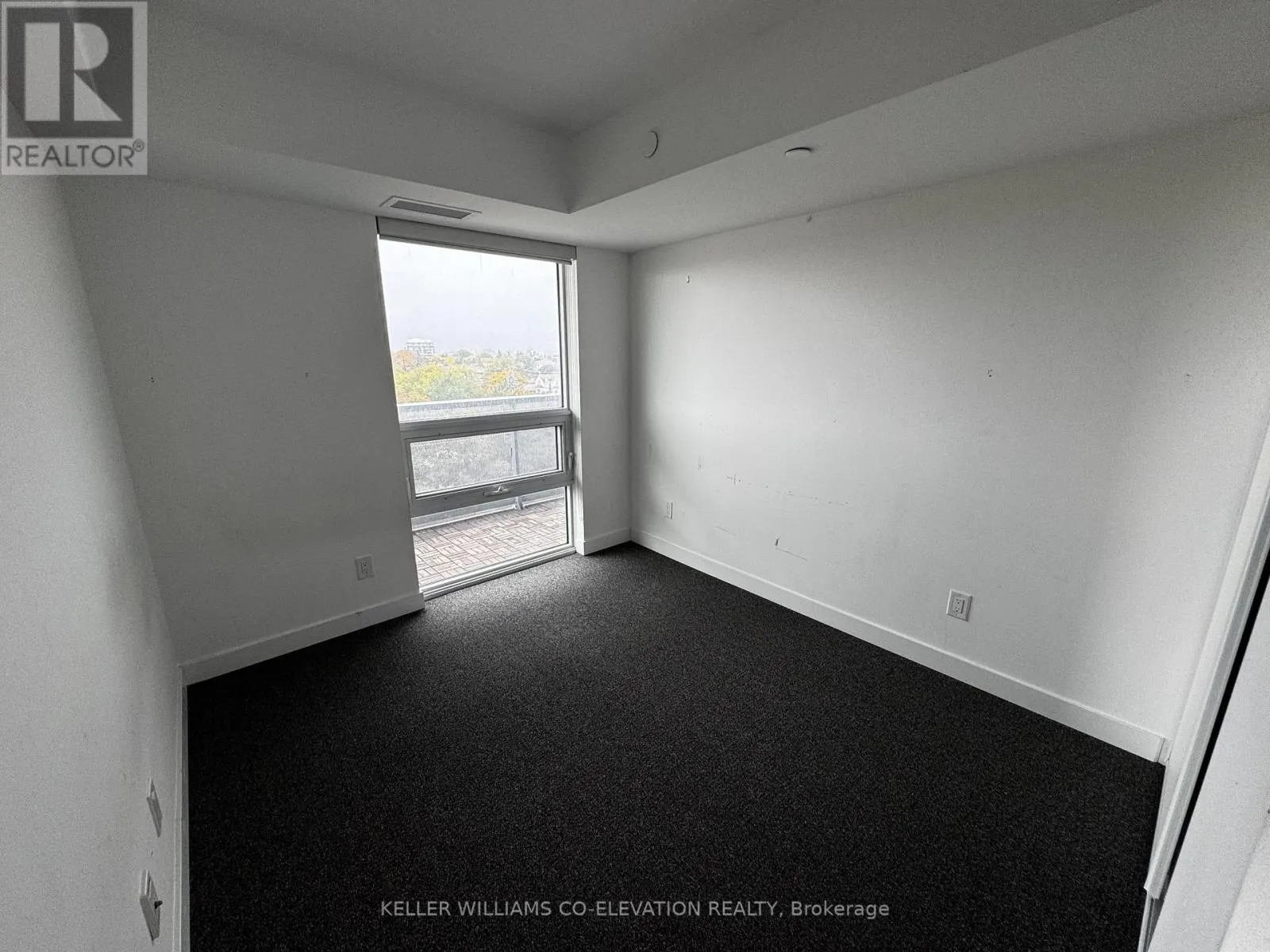 818 - 160 FLEMINGTON ROAD