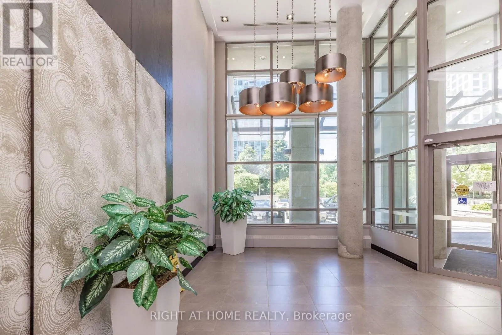 503 - 3504 HURONTARIO STREET