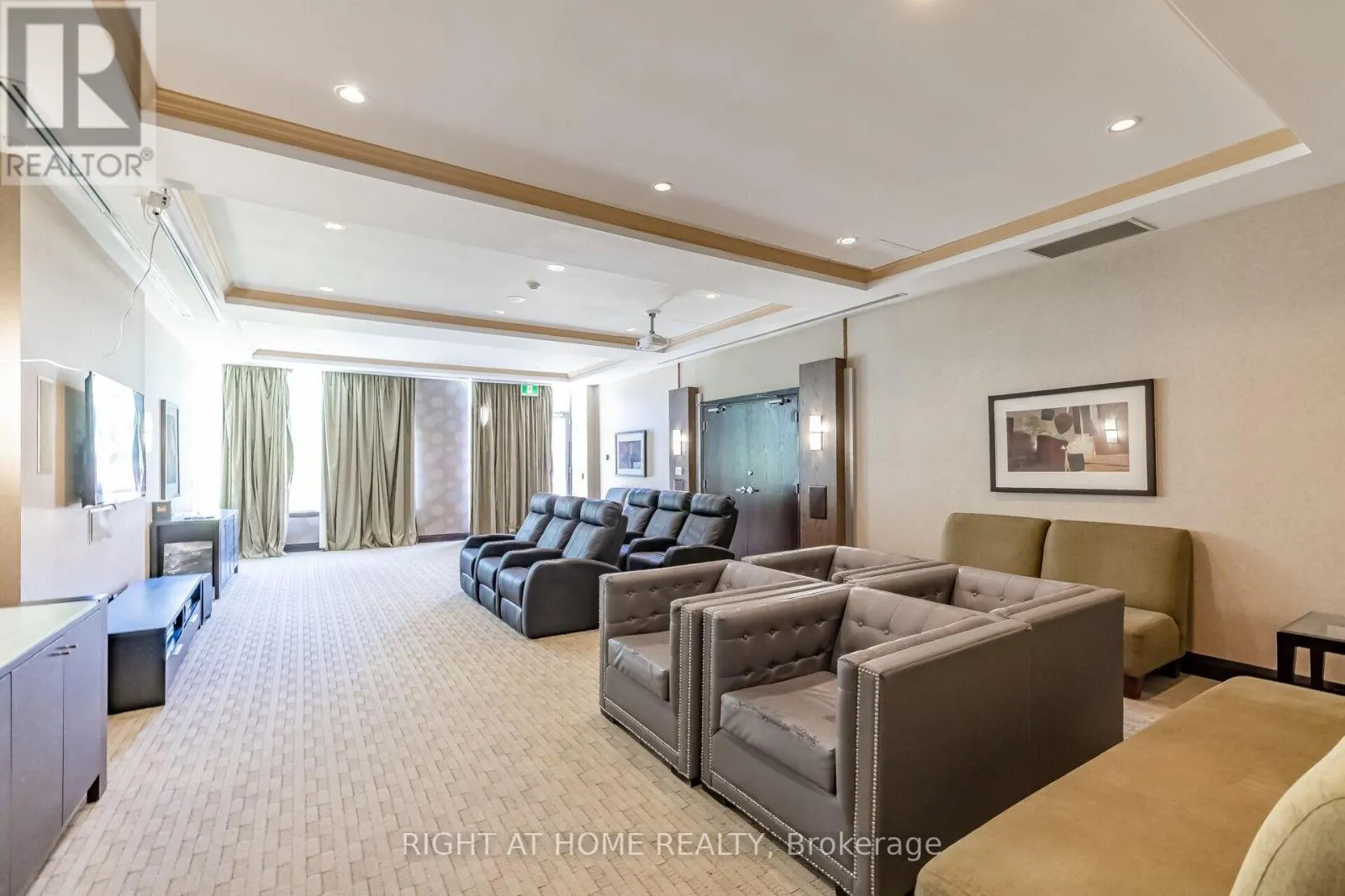 503 - 3504 HURONTARIO STREET