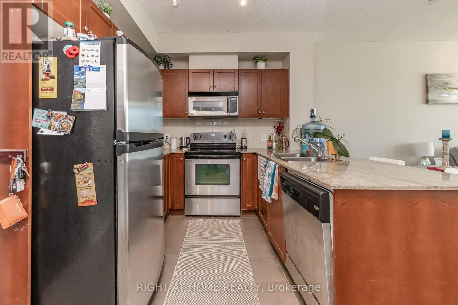 503 - 3504 HURONTARIO STREET