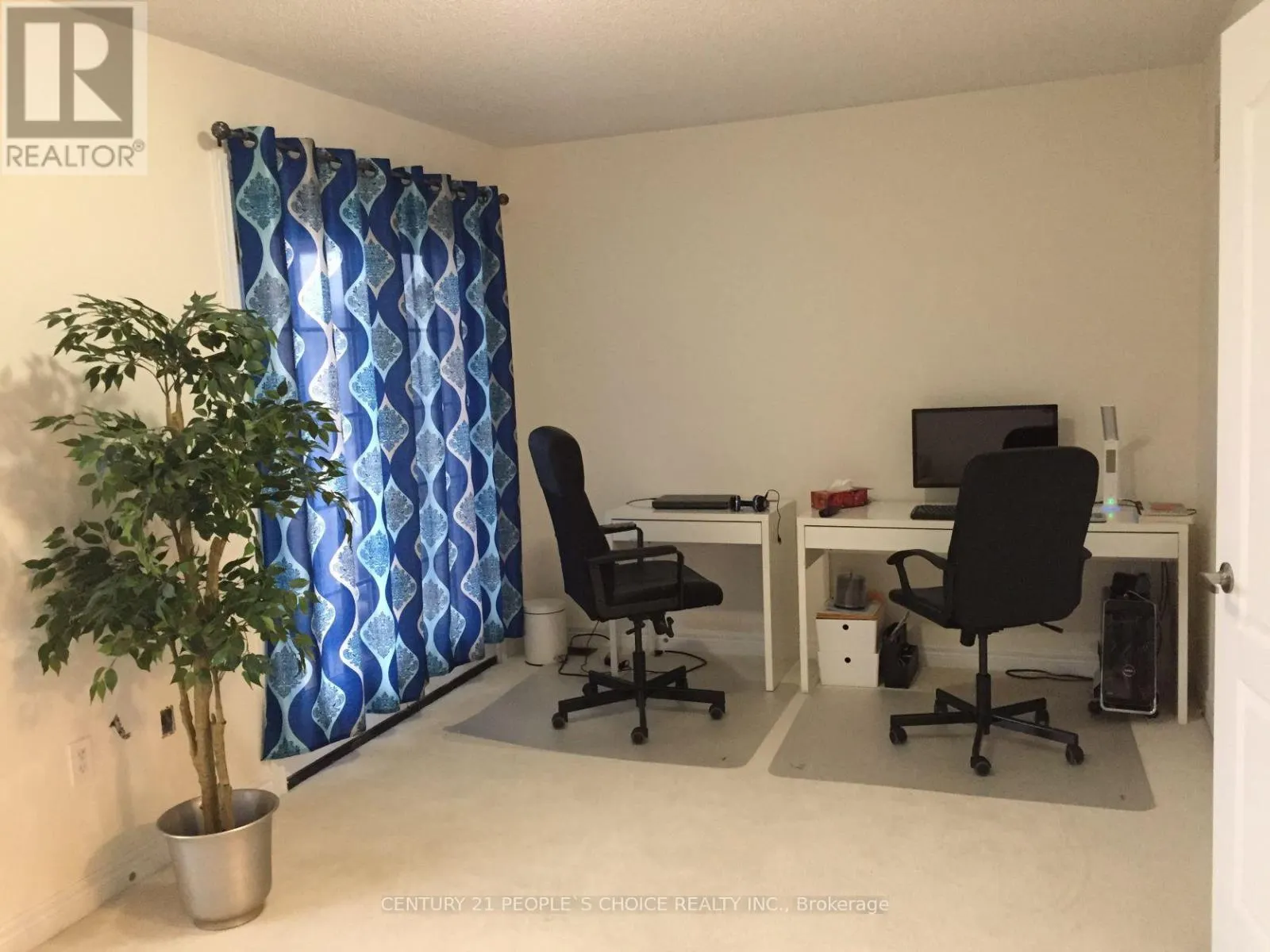 UPPER - 71 BUCHANAN CRESCENT