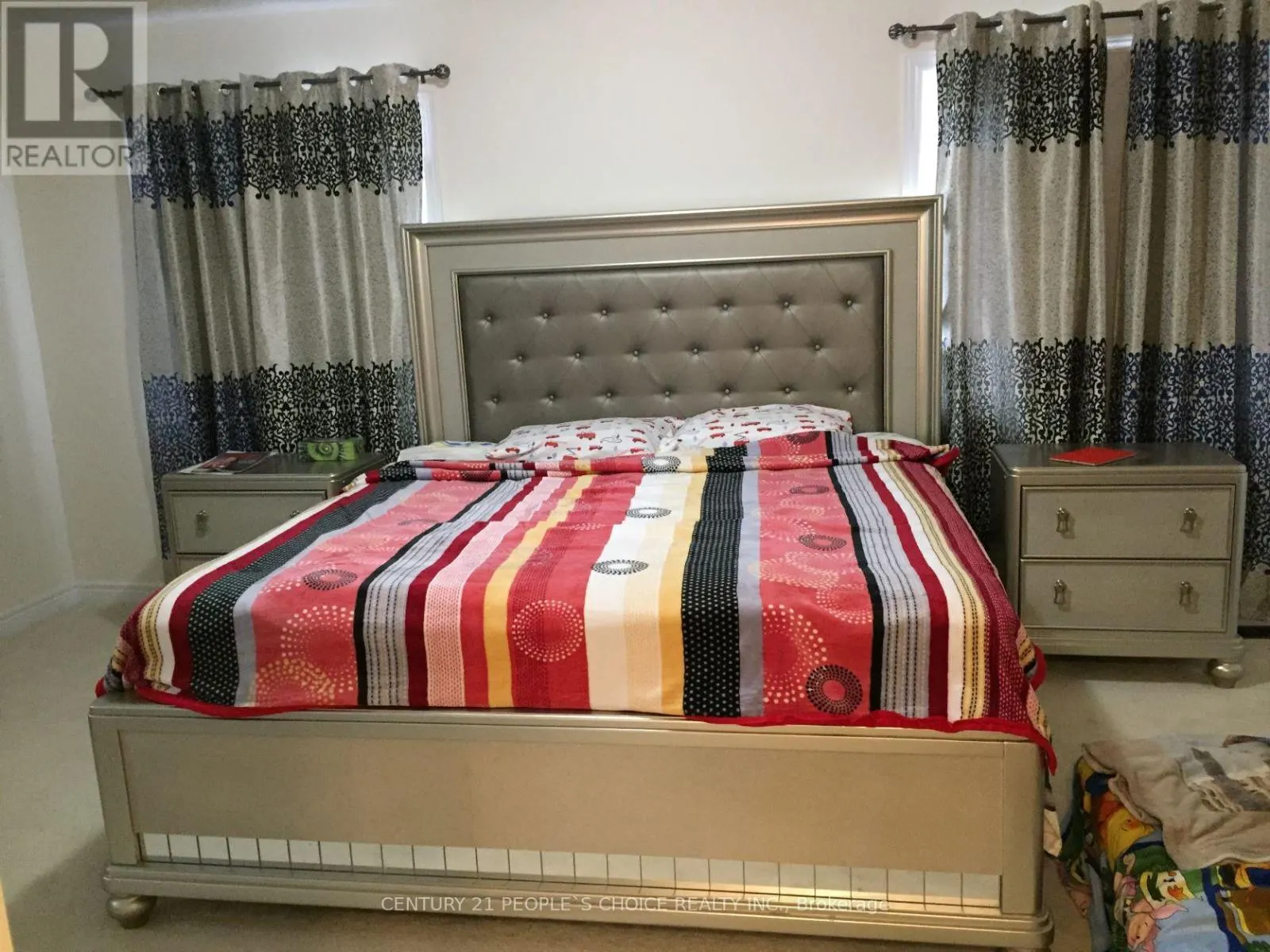 UPPER - 71 BUCHANAN CRESCENT