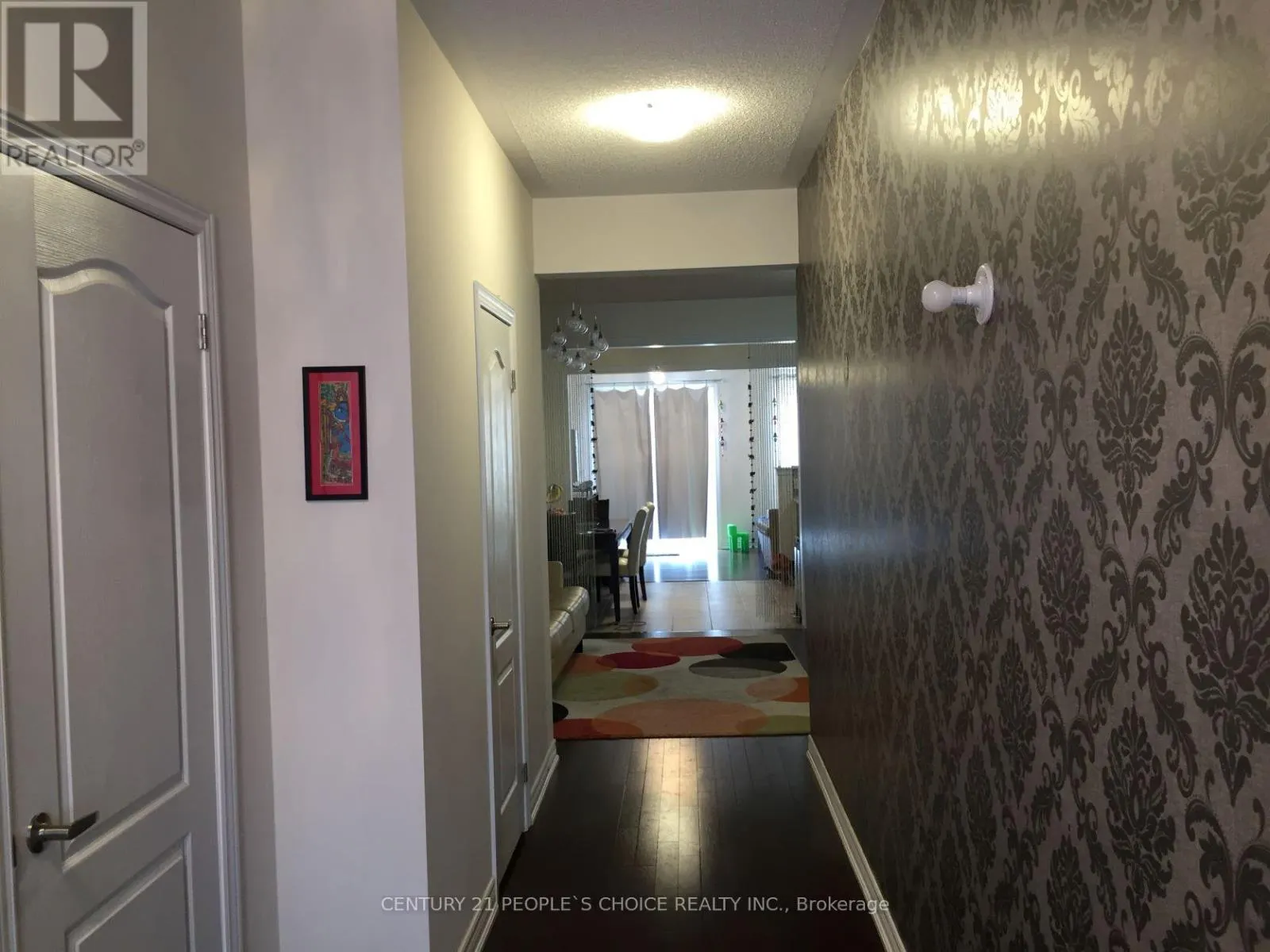 UPPER - 71 BUCHANAN CRESCENT