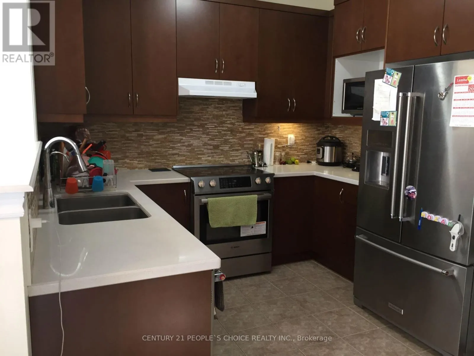 UPPER - 71 BUCHANAN CRESCENT