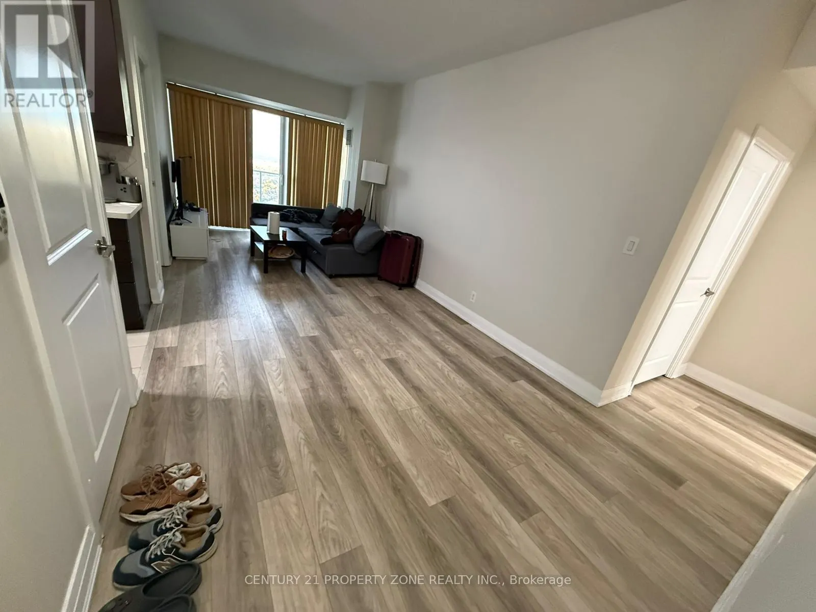 2907 - 60 ABSOLUTE AVENUE