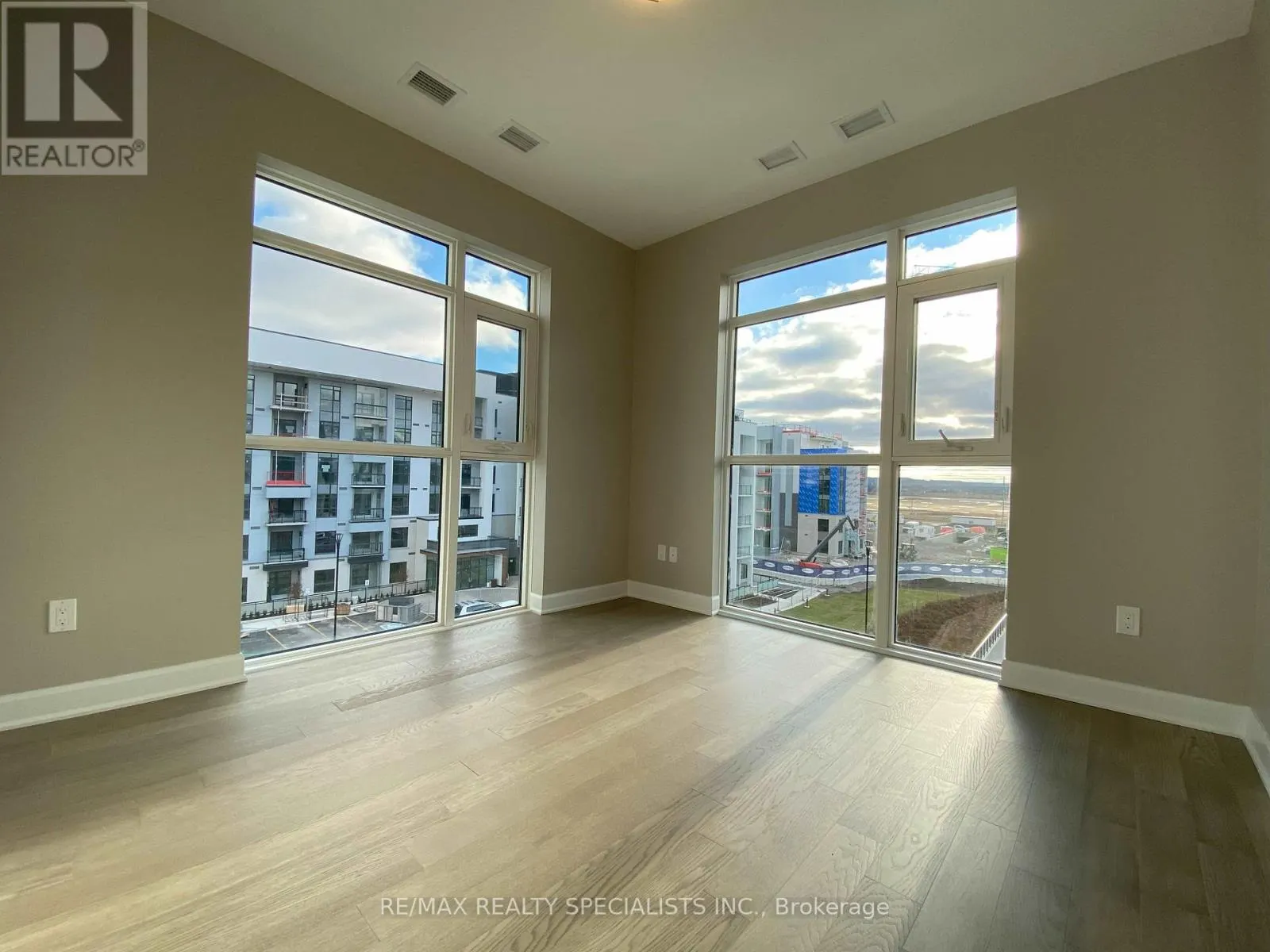 407 - 460 GORDON KRANTZ AVENUE