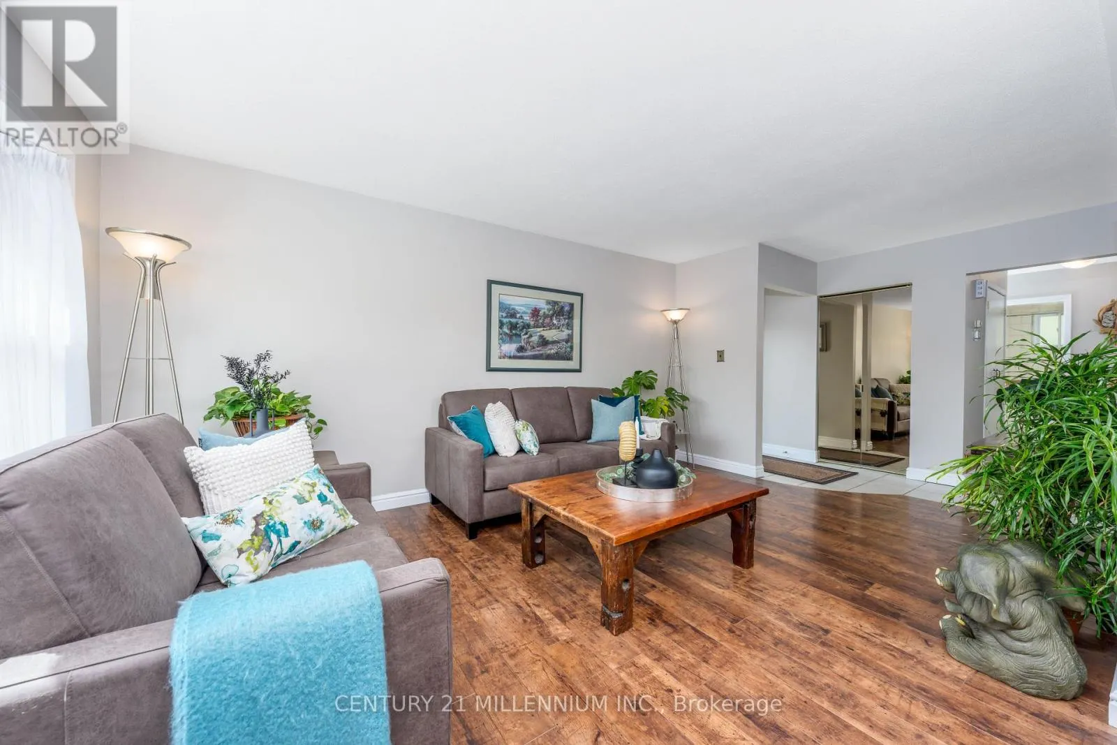 20 DUNBLAINE CRESCENT