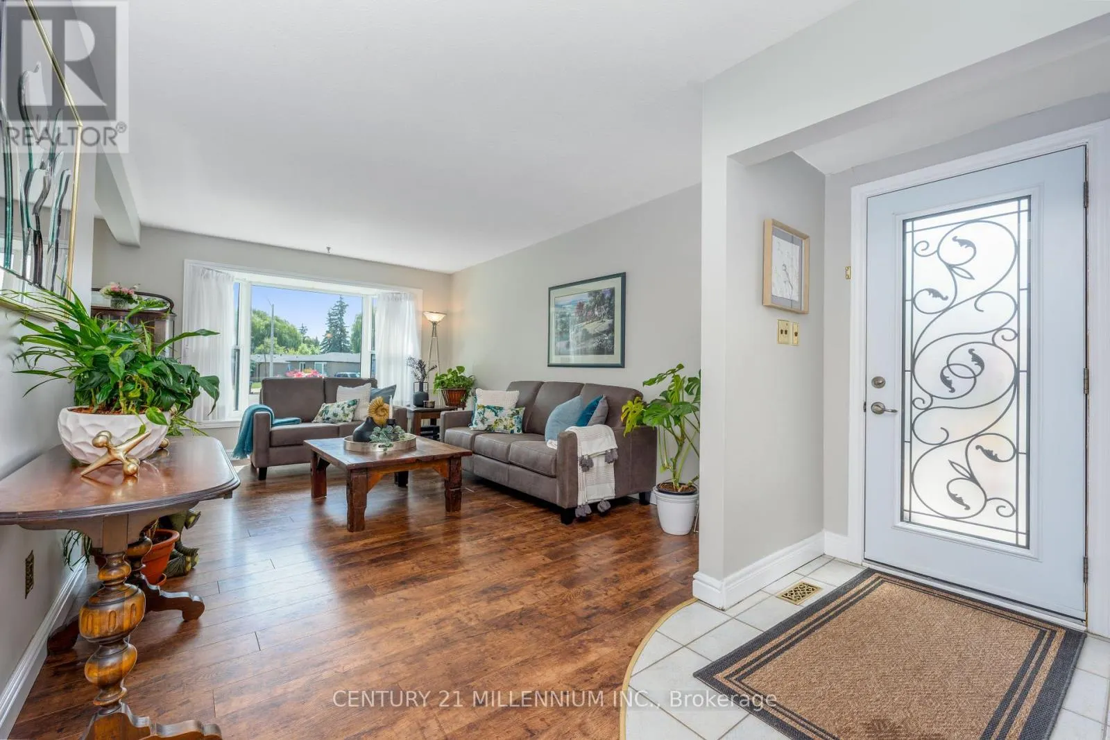 20 DUNBLAINE CRESCENT