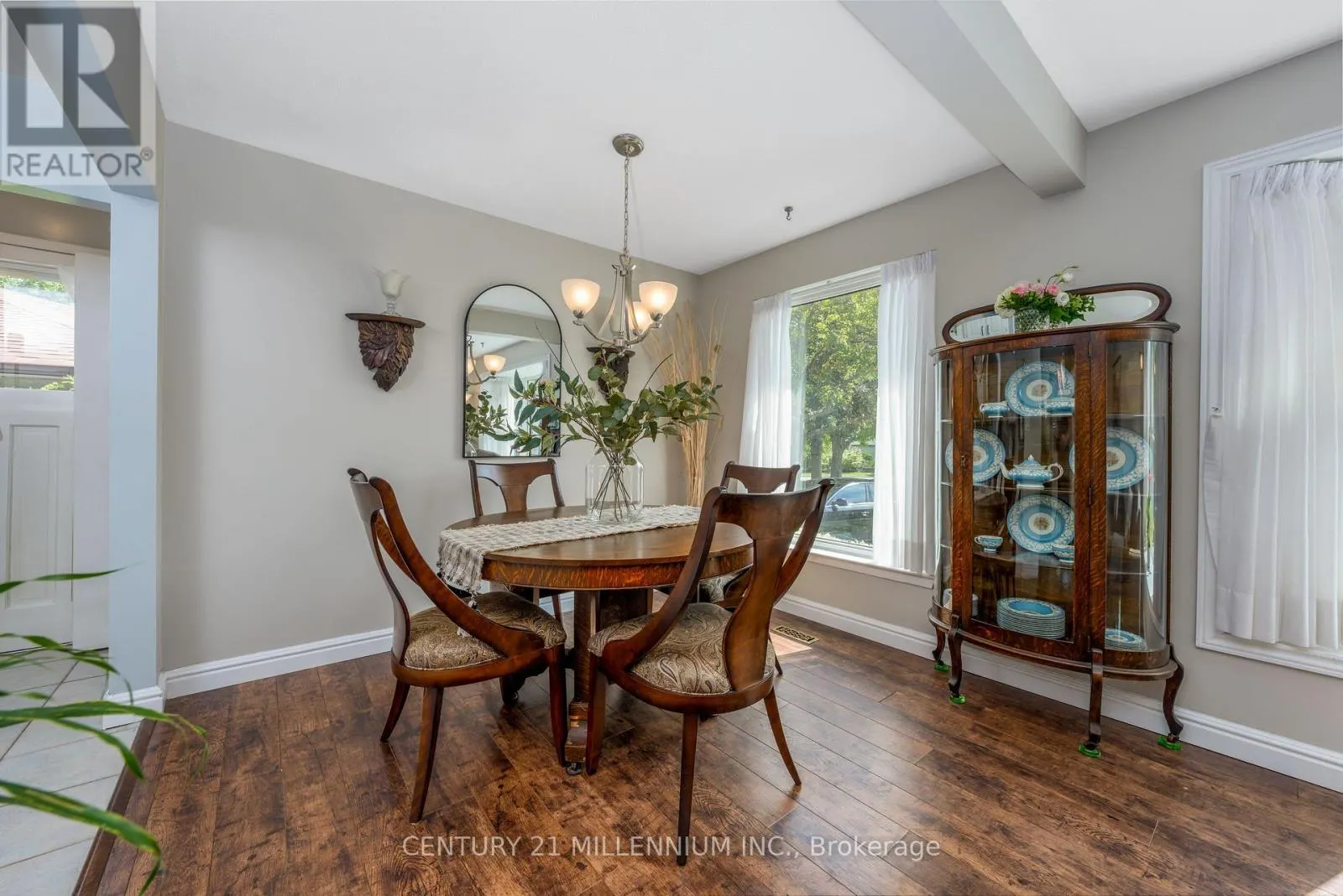 20 DUNBLAINE CRESCENT