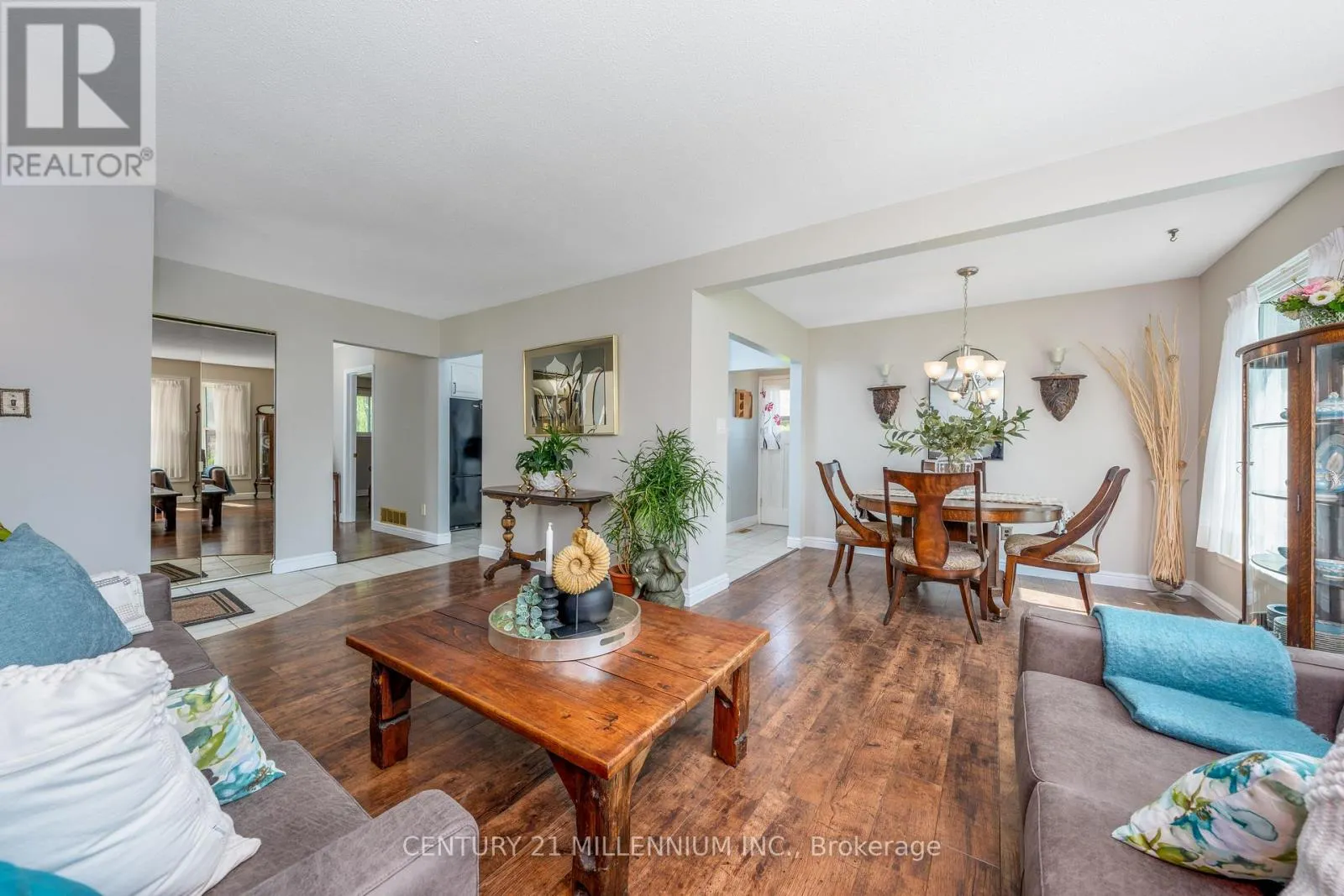 20 DUNBLAINE CRESCENT