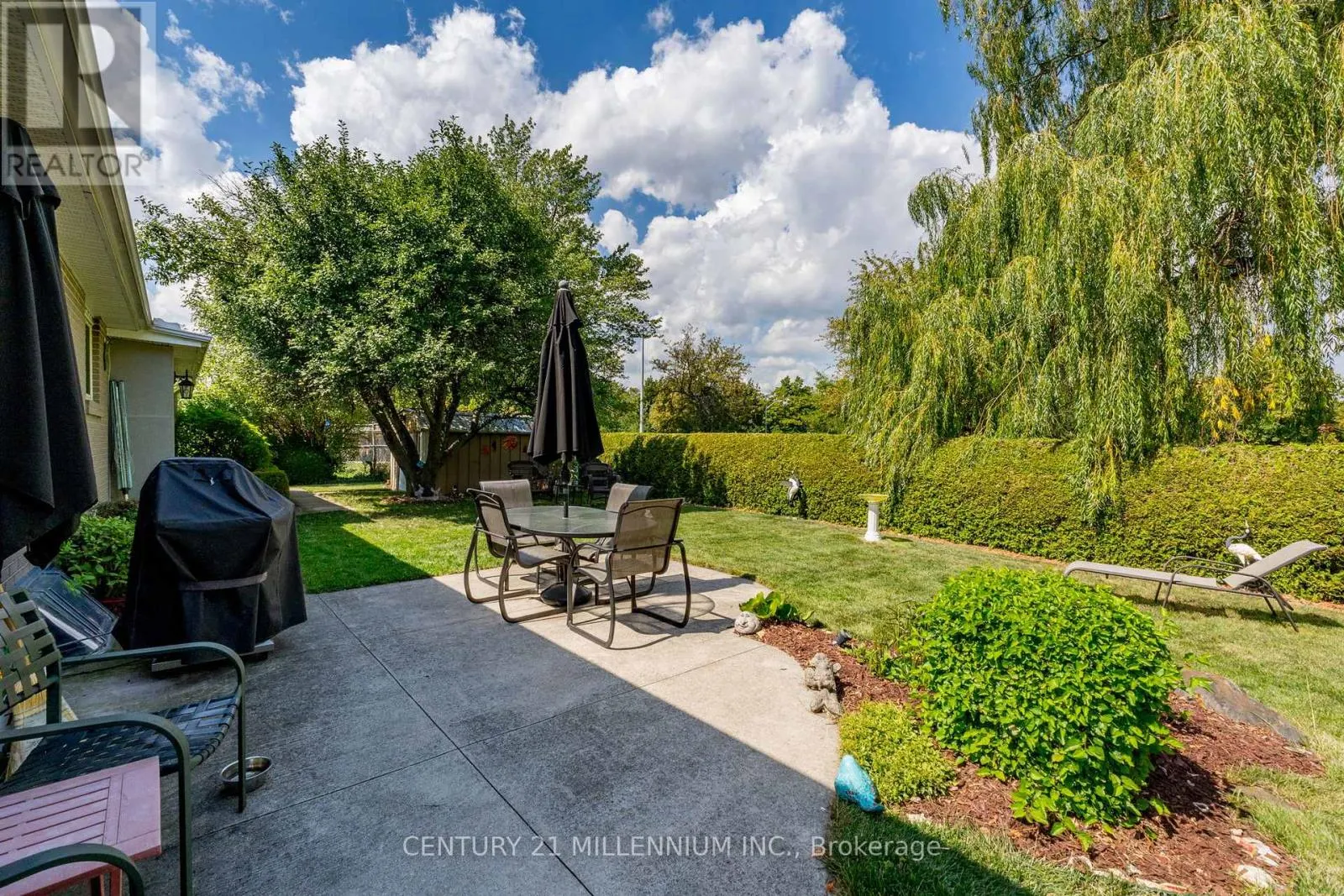 20 DUNBLAINE CRESCENT